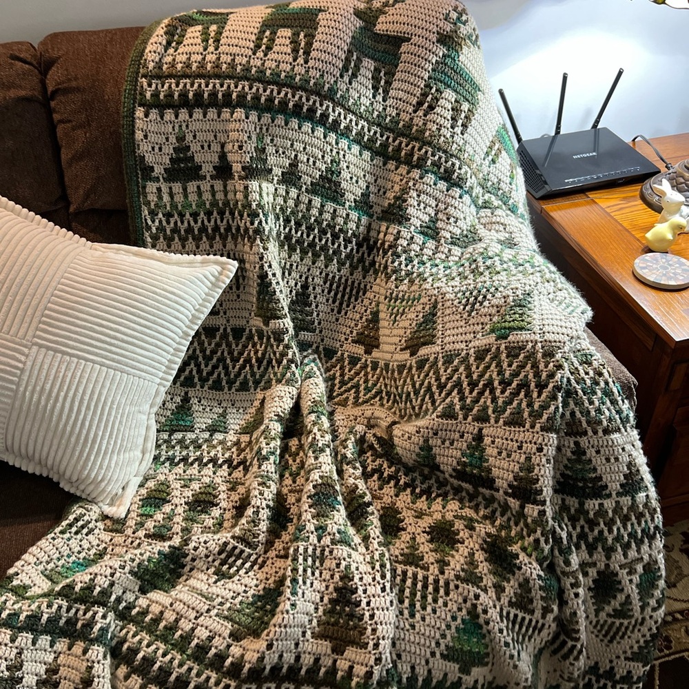 Cozy Holiday crocheted Blanket - Green and Cream. Handmade